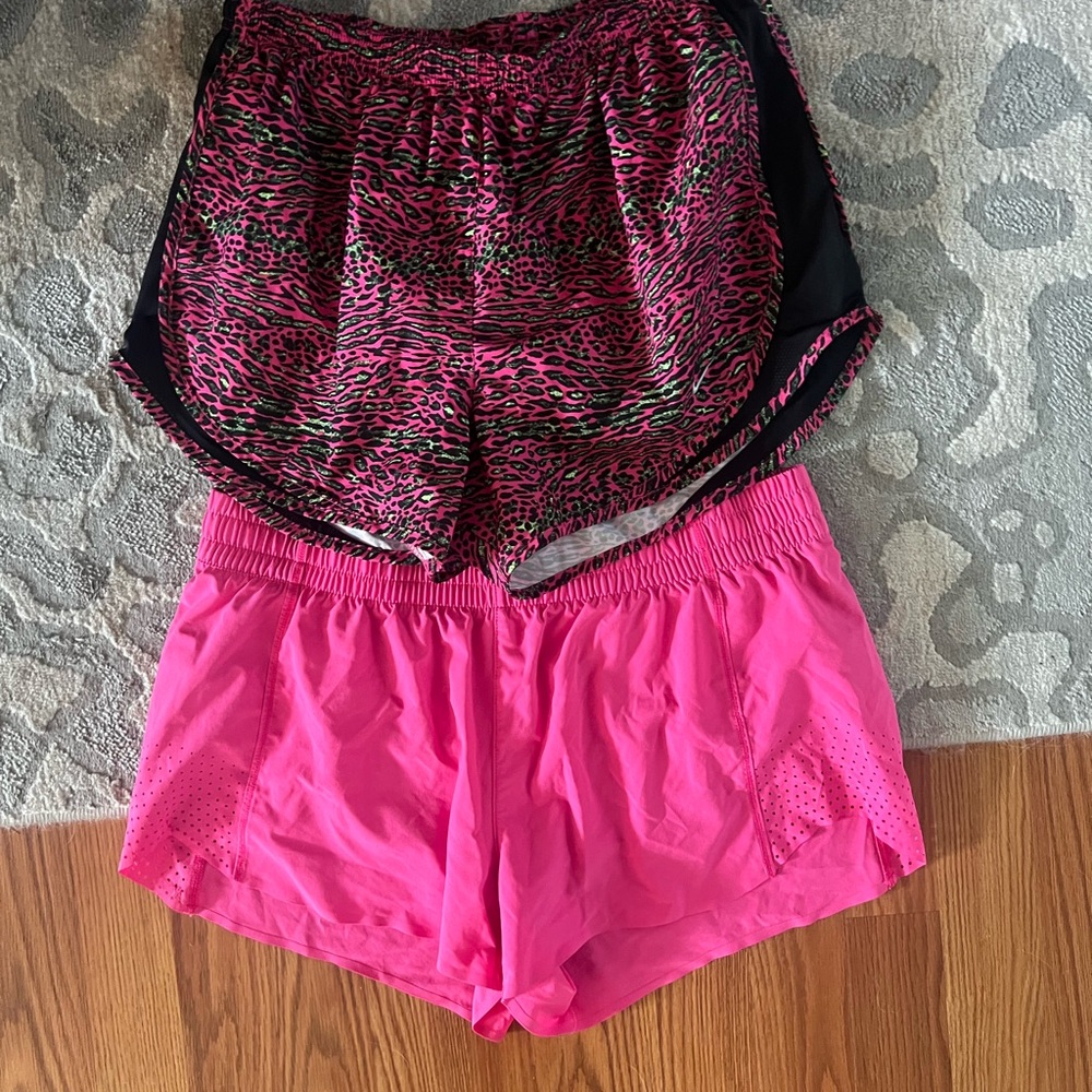 EUC set of 2 women’s Large Nike and Athleta Shorts